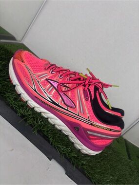 Brooks Shoes Women’s Pink Transcend Ultimate Ride Size 8 Running Athletic